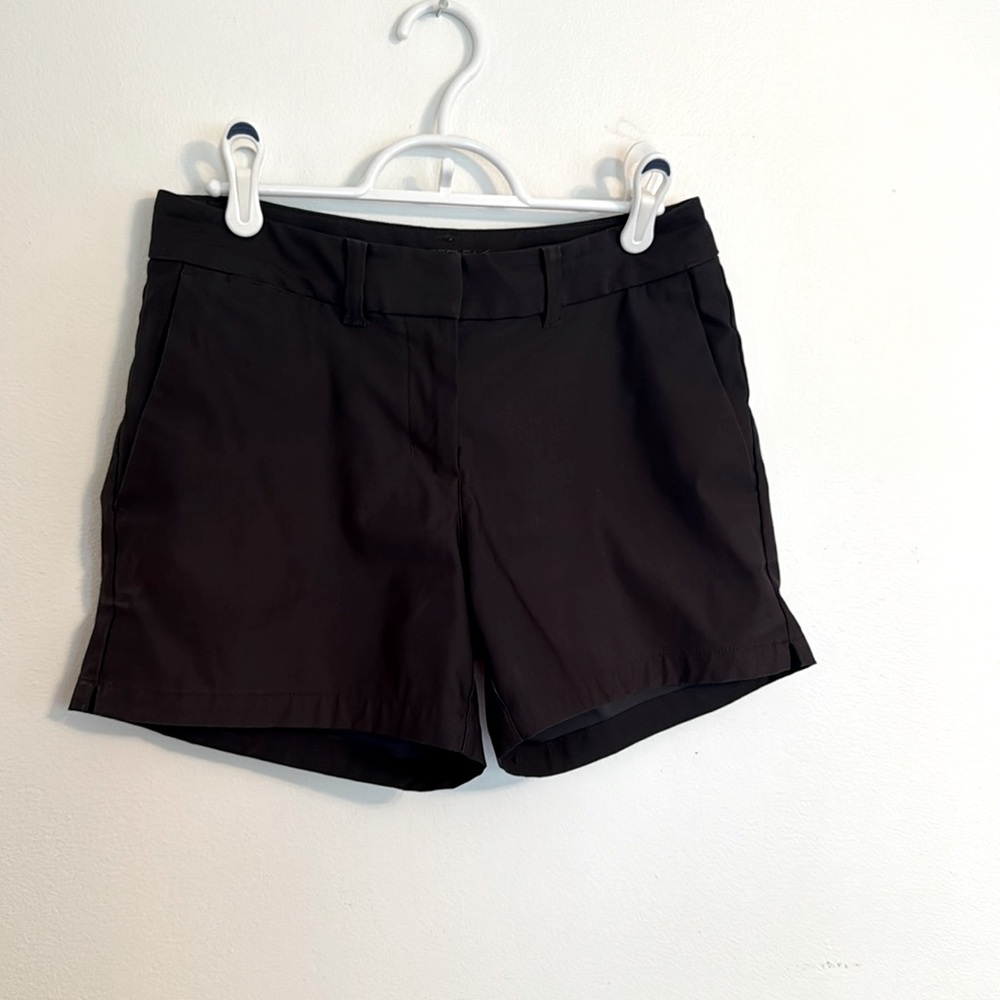 Nike Golf Dri-FIT Shorts Womens 2 Black Stretch Activewear Sporty Classic Fit